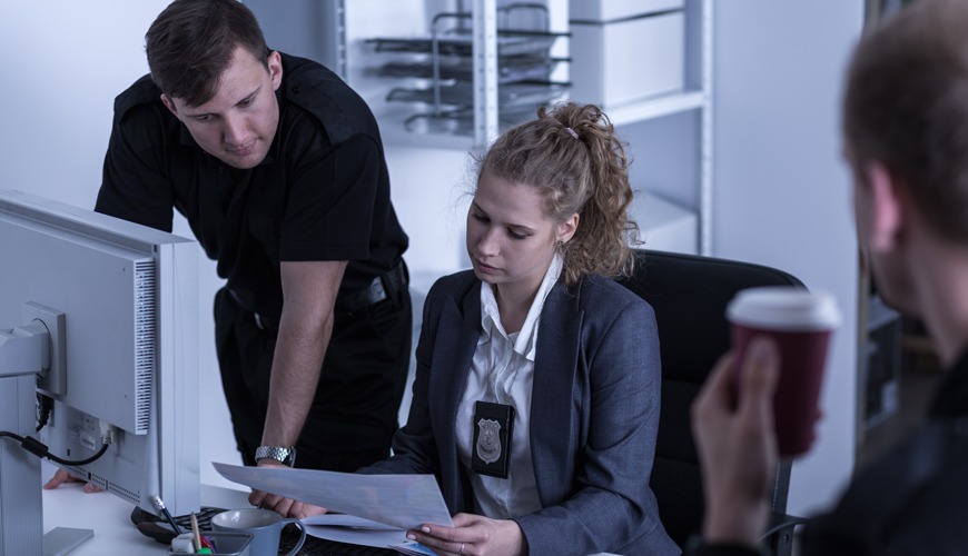 How can a criminal solicitor help you at the police station? A guide